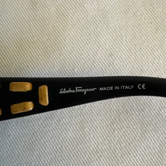 SALVATORE FERRAGAMO 2110/Q 101/87 Women Black Sunglasses EUC - Picture 5 of 8